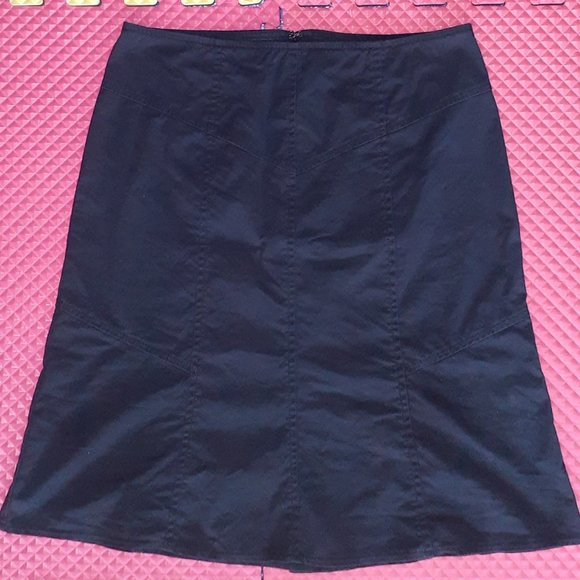 "NY & C" STRETCH light weight A line skirt, back slit - Picture 1 of 1
